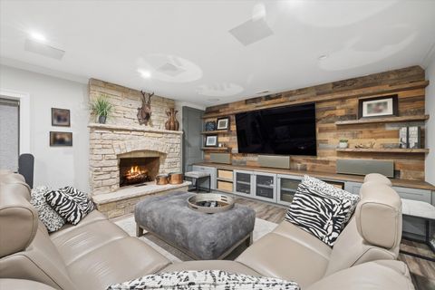 Tiny photo for Hinsdale, IL 60521 (MLS # 12607085)