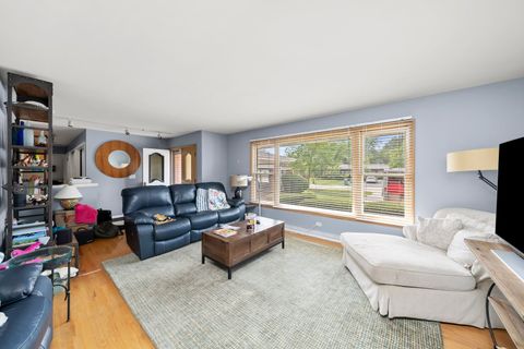Tiny photo for 675 S Edgewood Avenue, Elmhurst, IL 60126 (MLS # 12499847)