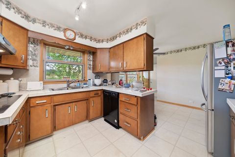 Tiny photo for 675 S Edgewood Avenue, Elmhurst, IL 60126 (MLS # 12499847)