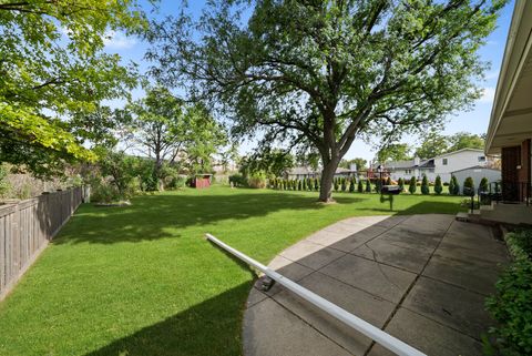 Tiny photo for 675 S Edgewood Avenue, Elmhurst, IL 60126 (MLS # 12499847)