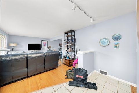 Tiny photo for 675 S Edgewood Avenue, Elmhurst, IL 60126 (MLS # 12499847)