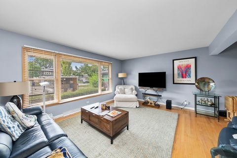Tiny photo for 675 S Edgewood Avenue, Elmhurst, IL 60126 (MLS # 12499847)