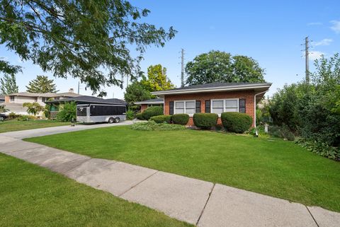 Tiny photo for 675 S Edgewood Avenue, Elmhurst, IL 60126 (MLS # 12499847)