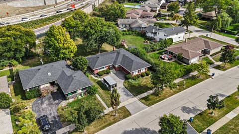 Tiny photo for 675 S Edgewood Avenue, Elmhurst, IL 60126 (MLS # 12499847)
