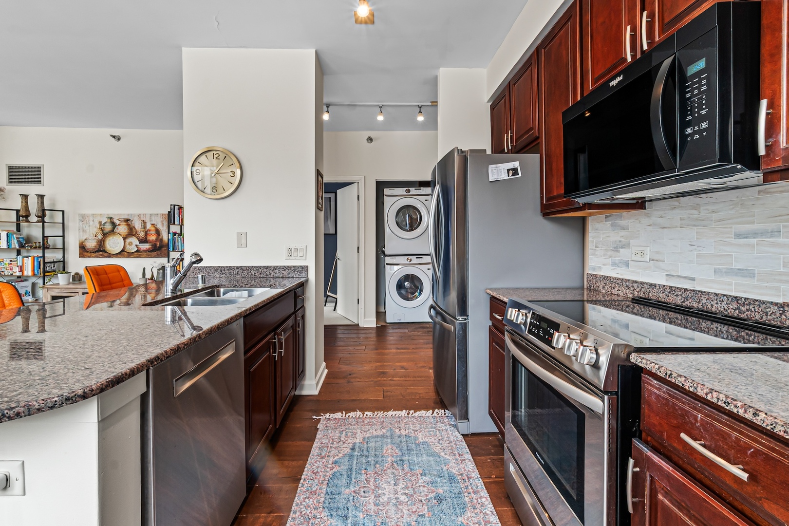 421 W Huron Street 805