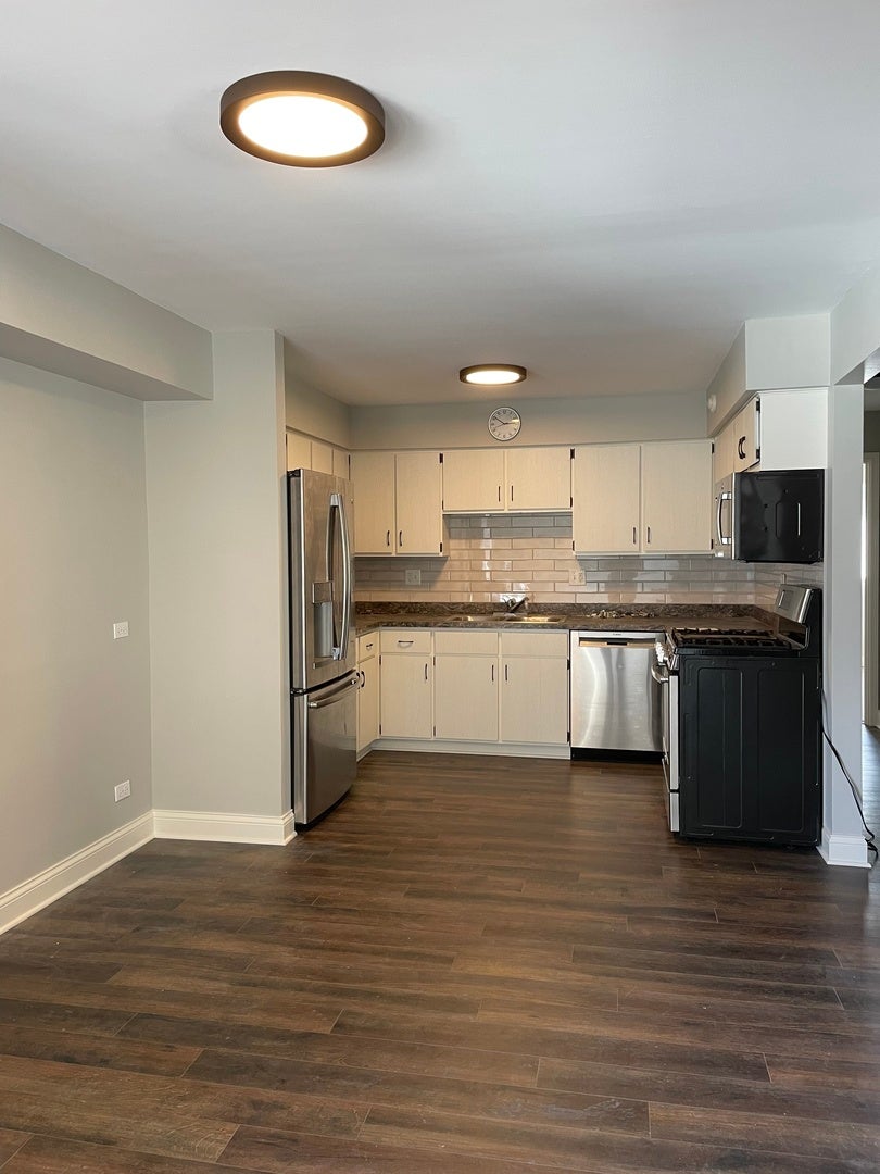 129 W Quincy Street 1