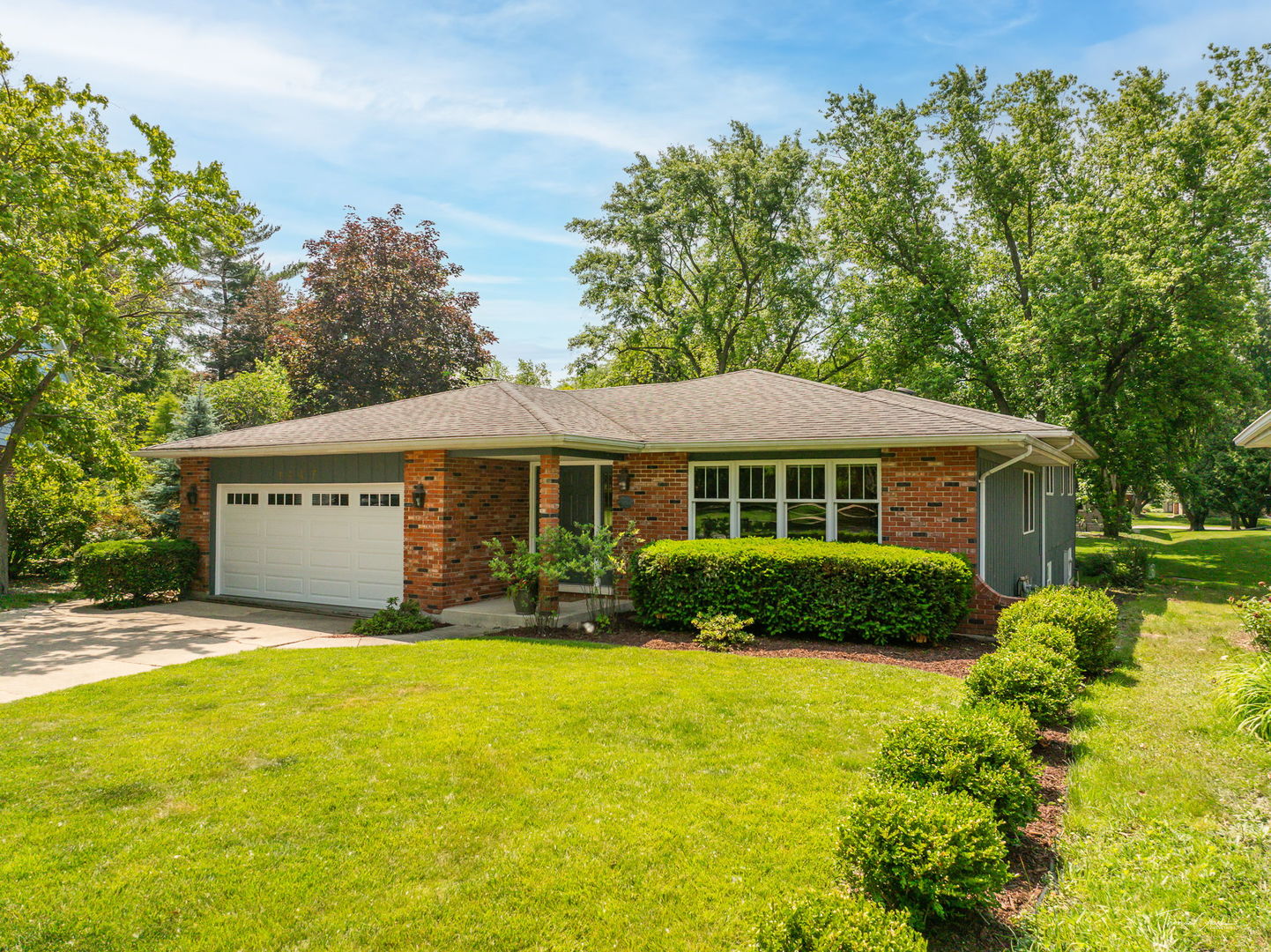 1447 Hillcrest Road