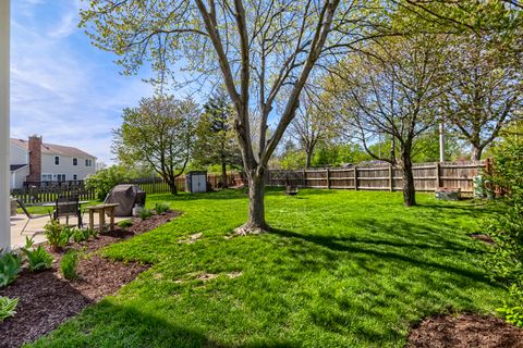 Tiny photo for 1310 W Darlington Circle, Hoffman Estates, IL 60169 (MLS # 12633950)