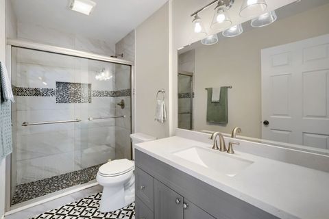 Tiny photo for 1310 W Darlington Circle, Hoffman Estates, IL 60169 (MLS # 12633950)