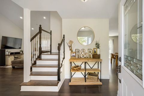 Tiny photo for 1310 W Darlington Circle, Hoffman Estates, IL 60169 (MLS # 12633950)