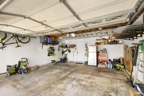 Tiny photo for 1310 W Darlington Circle, Hoffman Estates, IL 60169 (MLS # 12633950)