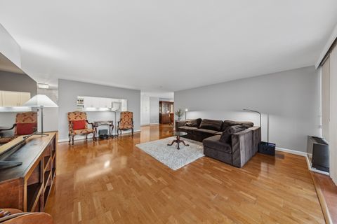 Tiny photo for 3150 N Sheridan Road #25D, Chicago, IL 60657 (MLS # 12516709)