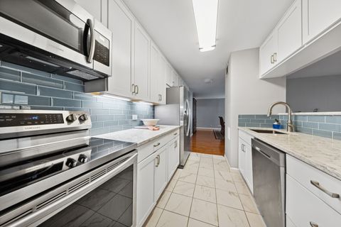 Tiny photo for 3150 N Sheridan Road #25D, Chicago, IL 60657 (MLS # 12516709)