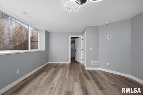 Tiny photo for 3880 DECKARD Drive, Bettendorf, IA 52722 (MLS # QC4269133)