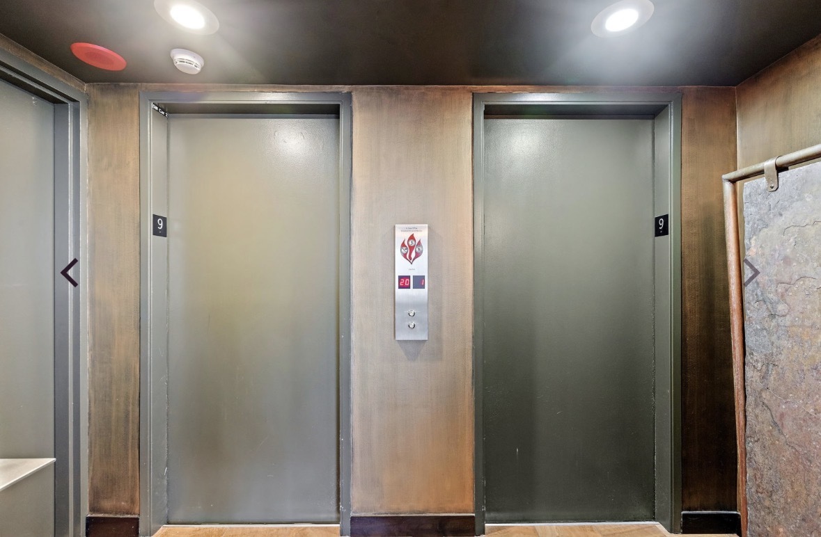 1300 N Lake Shore Drive 9A