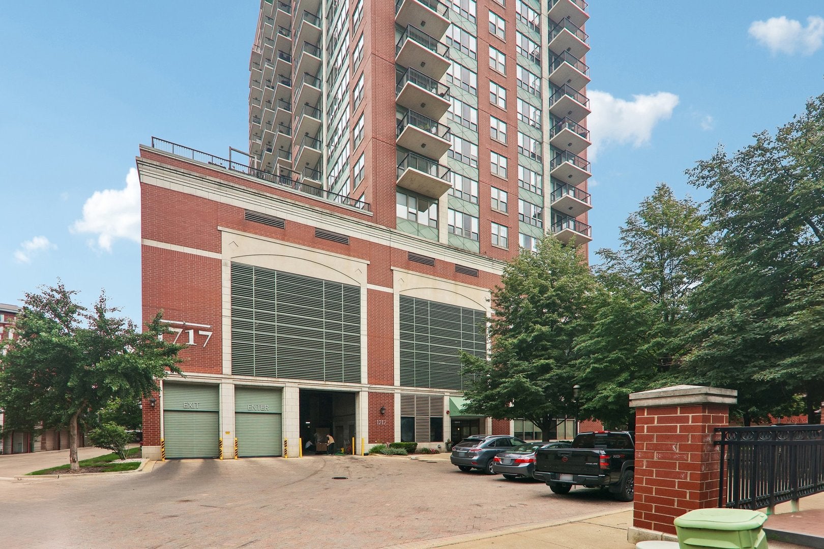 1717 S Prairie Avenue 1010