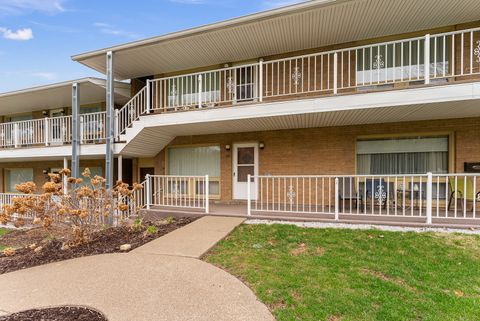 Tiny photo for 1104 Kimberly Road #901, Bettendorf, IA 52722 (MLS # 12604017)