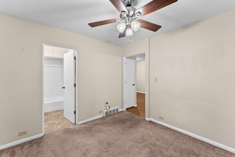 Tiny photo for 1104 Kimberly Road #901, Bettendorf, IA 52722 (MLS # 12604017)