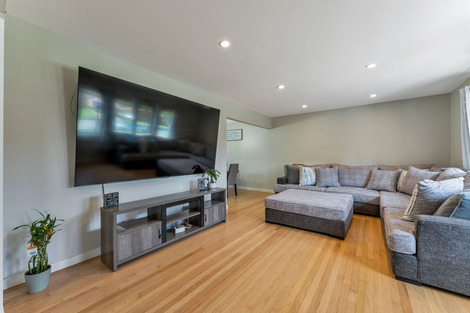 8714 Lynwood Drive