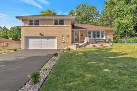 Photo of 8714 Lynwood Drive, Hickory Hills, IL 60457 (MLS # 12669966)