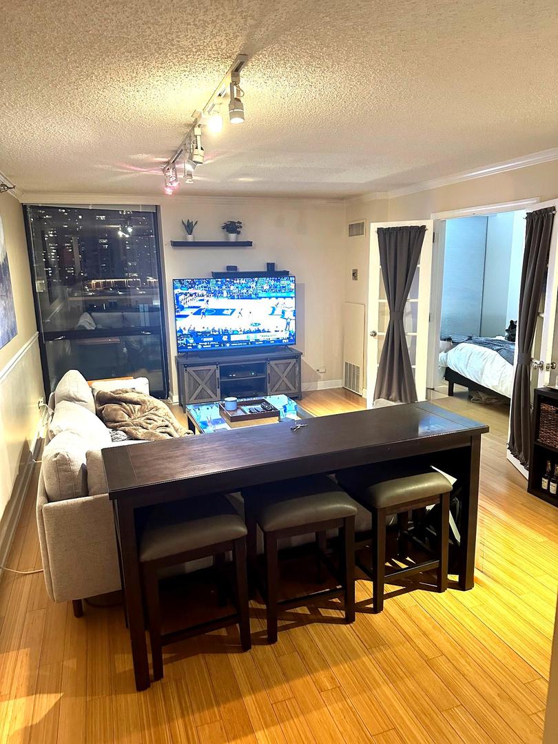 1122 N Clark Street 904