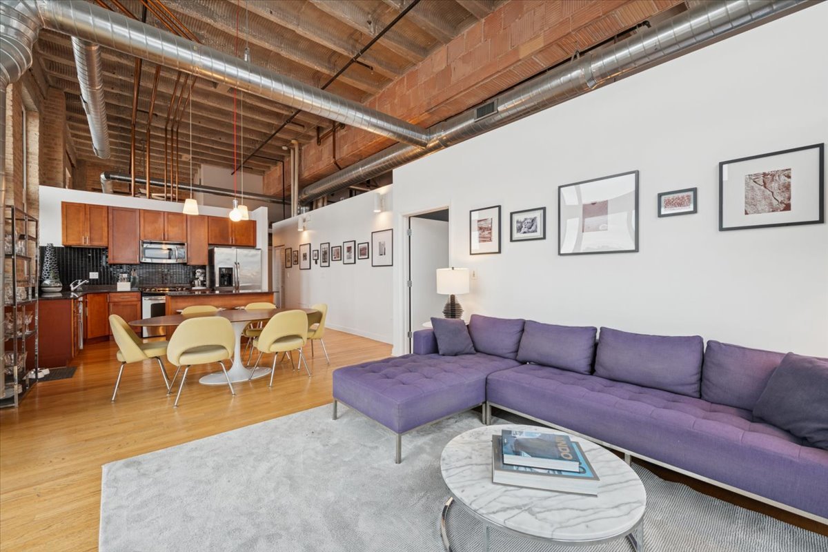 2545 S Dearborn Street 606