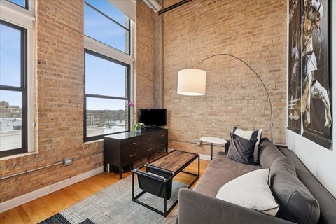 Tiny photo for 2545 S Dearborn Street #606, Chicago, IL 60616 (MLS # 12564172)