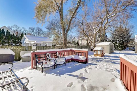 Tiny photo for 218 N School Street, Mount Prospect, IL 60056 (MLS # 12550363)