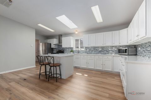 Tiny photo for 6 Secretariat Court, Grayslake, IL 60030 (MLS # 12473316)