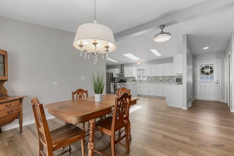 Tiny photo for 6 Secretariat Court, Grayslake, IL 60030 (MLS # 12473316)