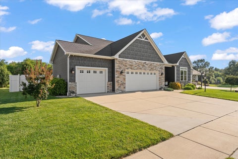 Tiny photo for 1114 Ashford Court, Mahomet, IL 61853 (MLS # 12704662)