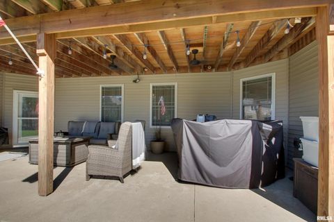 Tiny photo for 1532 Winsor Drive, Quincy, IL 62305 (MLS # QC4268321)