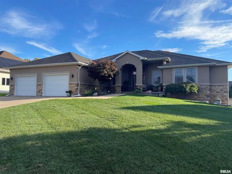 Photo of 1532 Winsor Drive, Quincy, IL 62305 (MLS # QC4268321)