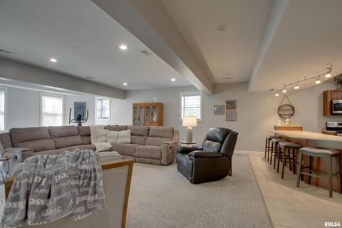 Tiny photo for 1532 Winsor Drive, Quincy, IL 62305 (MLS # QC4268321)