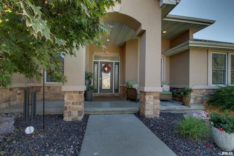 Tiny photo for 1532 Winsor Drive, Quincy, IL 62305 (MLS # QC4268321)