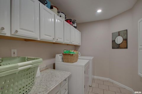 Tiny photo for 1532 Winsor Drive, Quincy, IL 62305 (MLS # QC4268321)