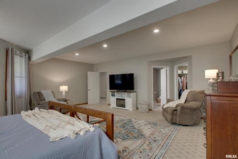 Tiny photo for 1532 Winsor Drive, Quincy, IL 62305 (MLS # QC4268321)