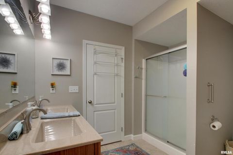 Tiny photo for 1532 Winsor Drive, Quincy, IL 62305 (MLS # QC4268321)