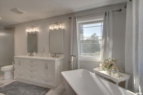 Tiny photo for 1532 Winsor Drive, Quincy, IL 62305 (MLS # QC4268321)