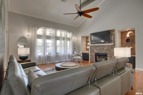 Tiny photo for 1532 Winsor Drive, Quincy, IL 62305 (MLS # QC4268321)