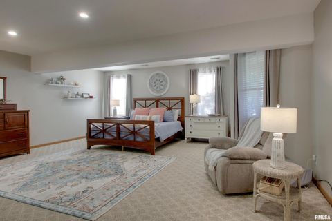 Tiny photo for 1532 Winsor Drive, Quincy, IL 62305 (MLS # QC4268321)