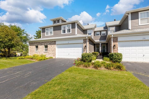 Photo of 73 Woodview Drive, Glen Ellyn, IL 60137 (MLS # 12730533)
