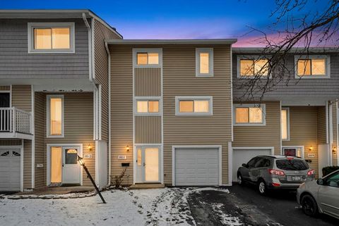 Tiny photo for 1011 Sandpiper Court, Bartlett, IL 60103 (MLS # 12548765)