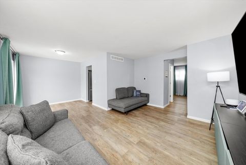 Tiny photo for 1011 Sandpiper Court, Bartlett, IL 60103 (MLS # 12548765)