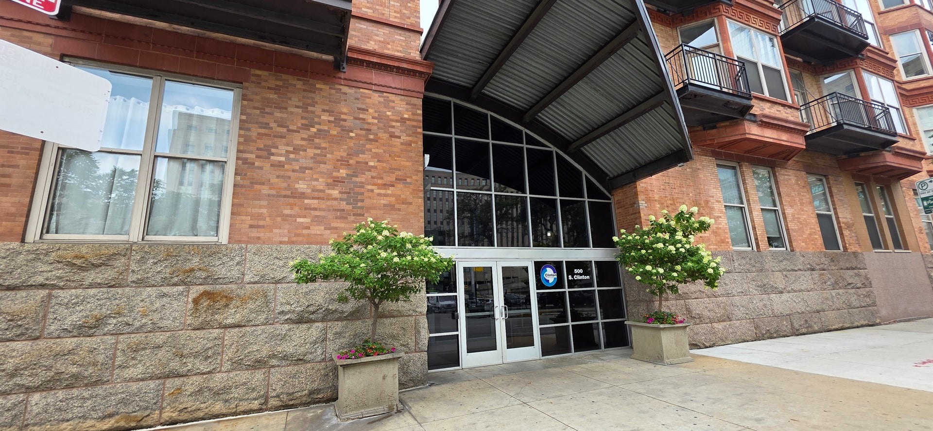500 S Clinton Street 226