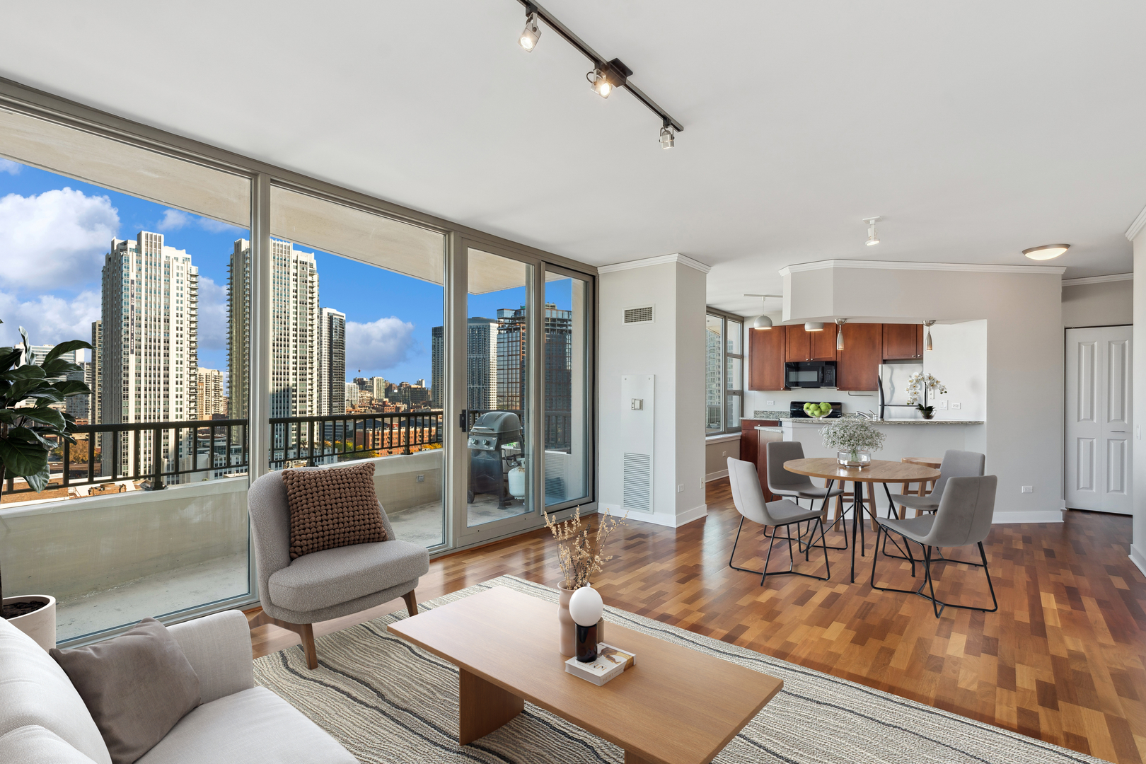 200 N JEFFERSON Street 804