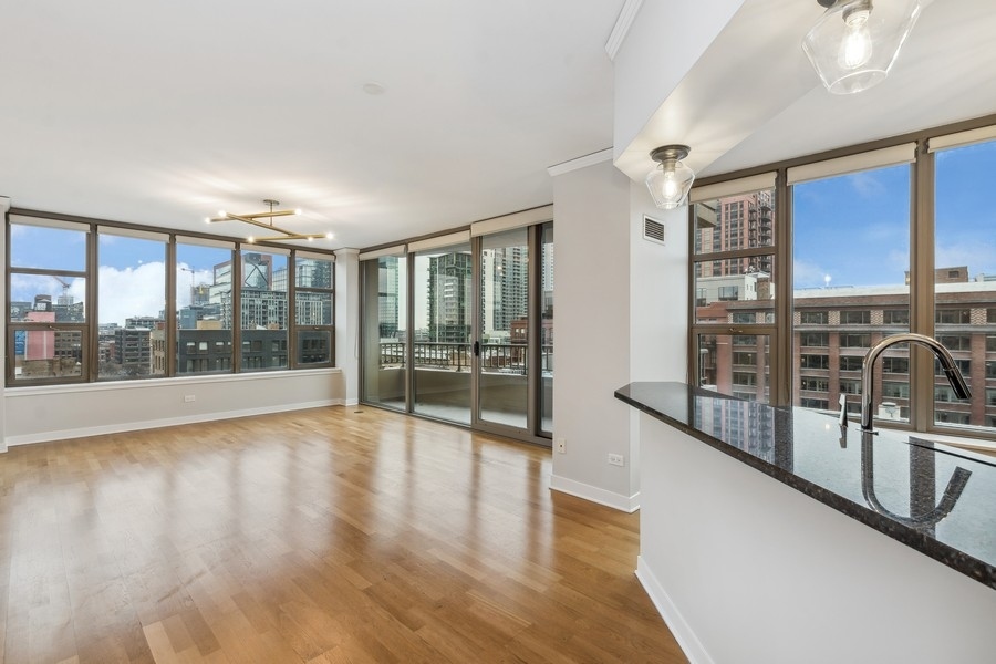 200 N JEFFERSON Street 804