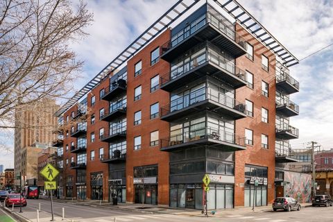 2045 W Concord Place 604 Chicago IL 60647