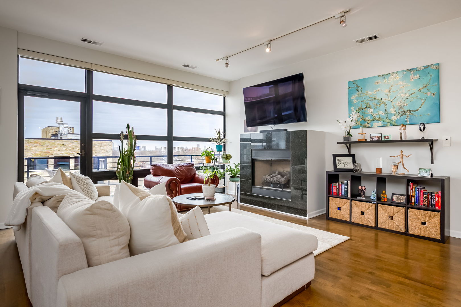 2045 W Concord Place 604