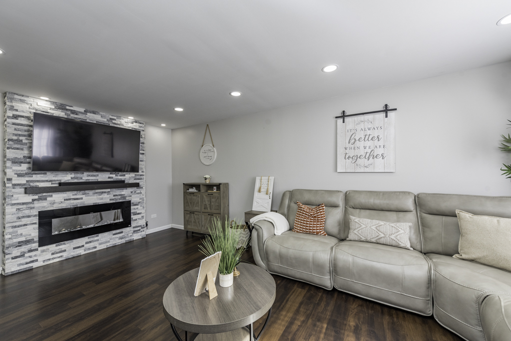 1615 N Sheridan Road